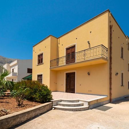 Perla Di Mare Appartamenti Castelluzzo Exterior foto