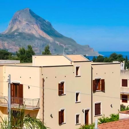 Perla Di Mare Appartamenti Castelluzzo Exterior foto