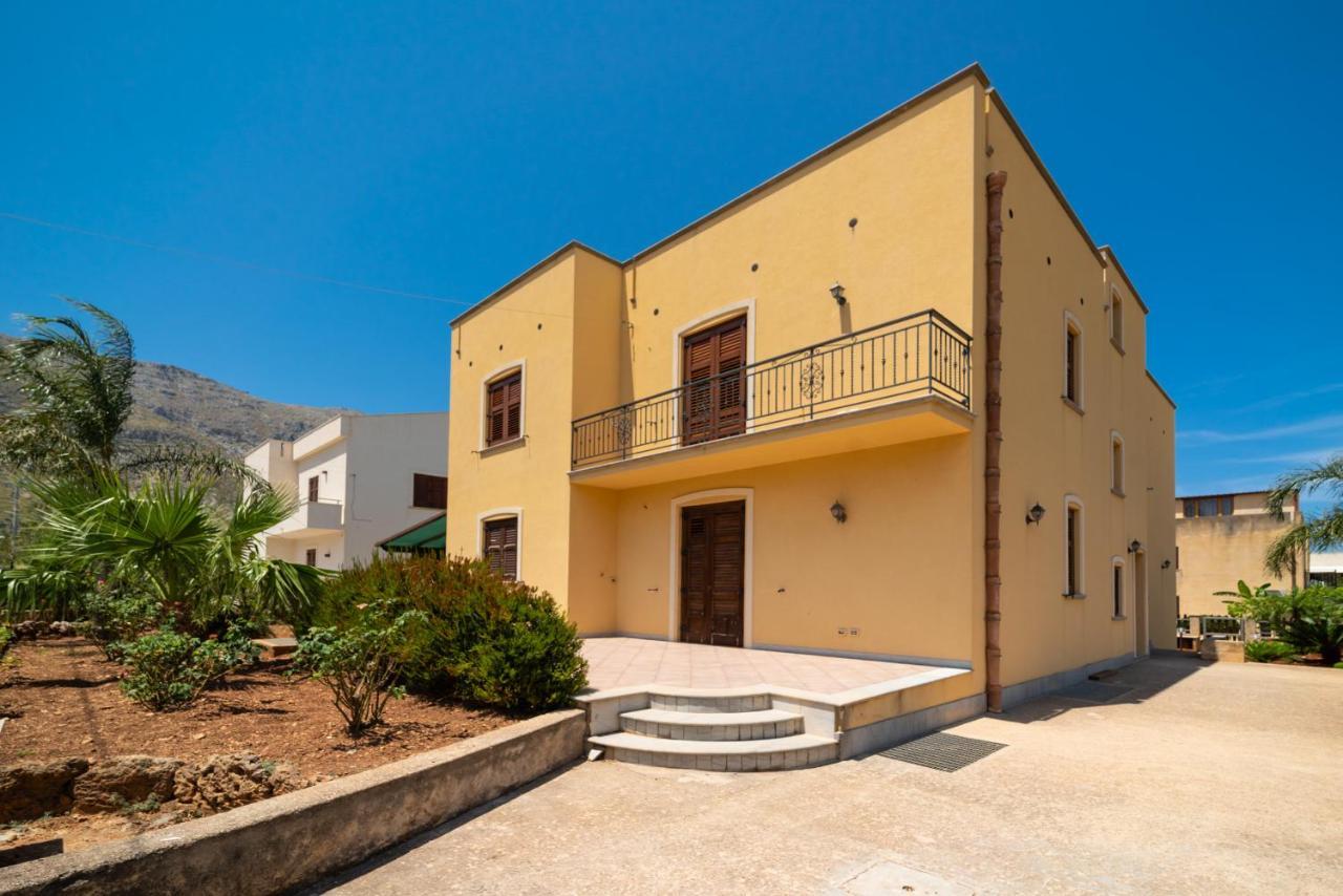 Perla Di Mare Appartamenti Castelluzzo Exterior foto