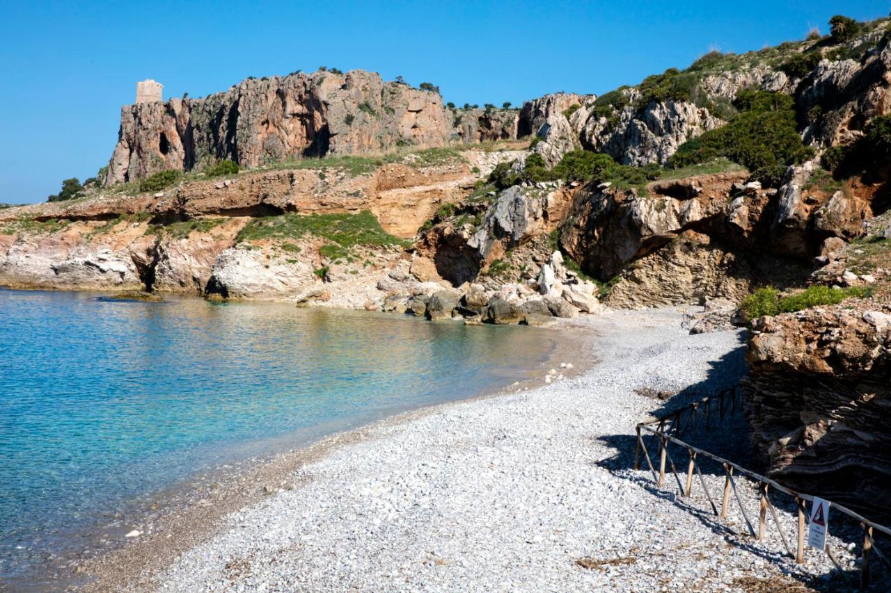 Perla Di Mare Appartamenti Castelluzzo Exterior foto