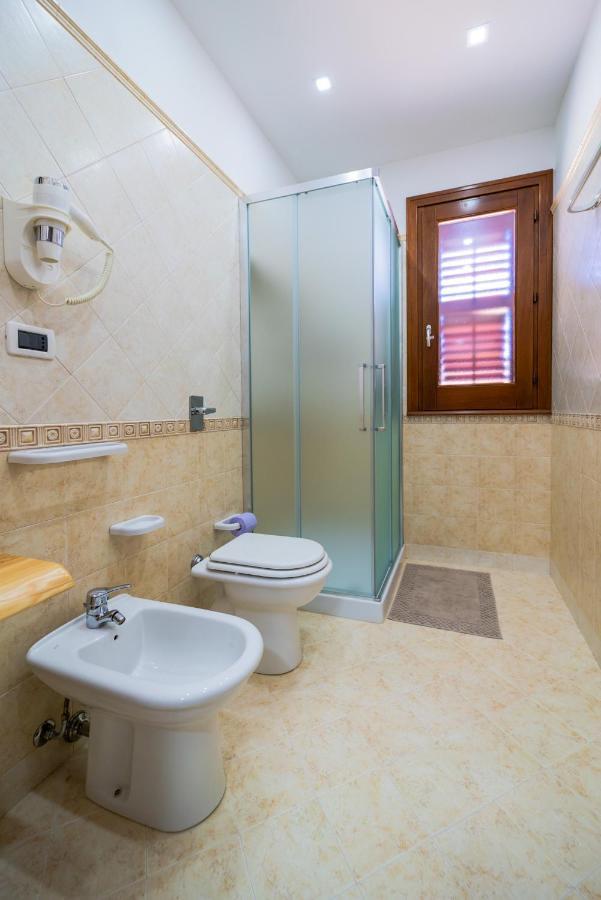 Perla Di Mare Appartamenti Castelluzzo Exterior foto